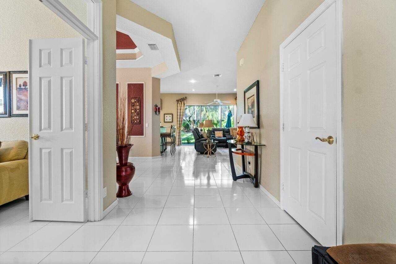 7940 Rockford Rd - Photo 6 of 29