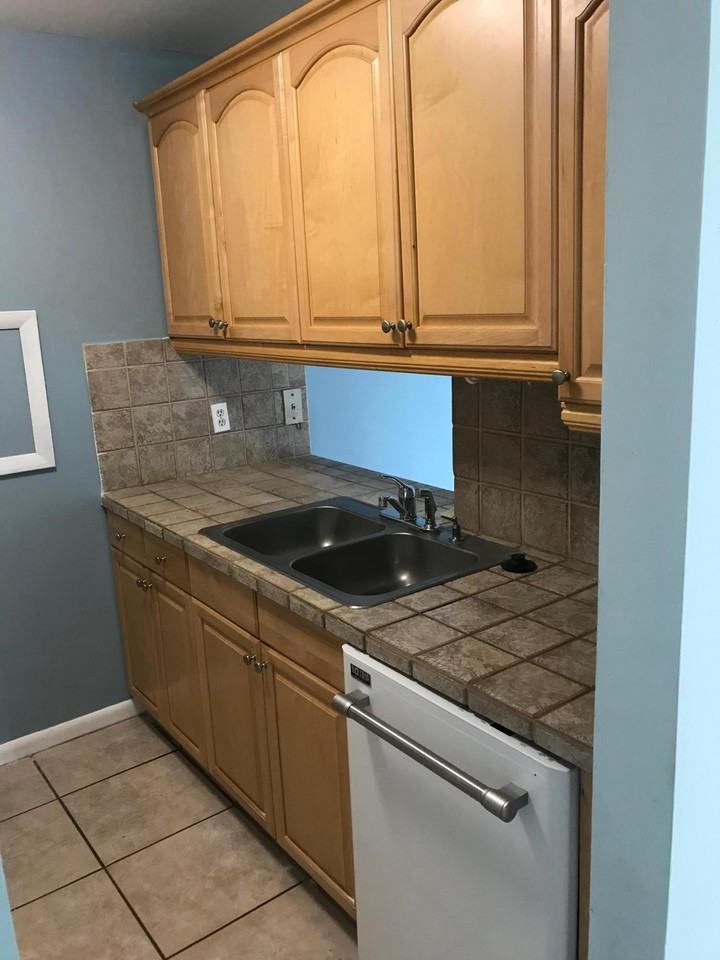 1830 Abbey Rd Apt 105 - Photo 5 of 13