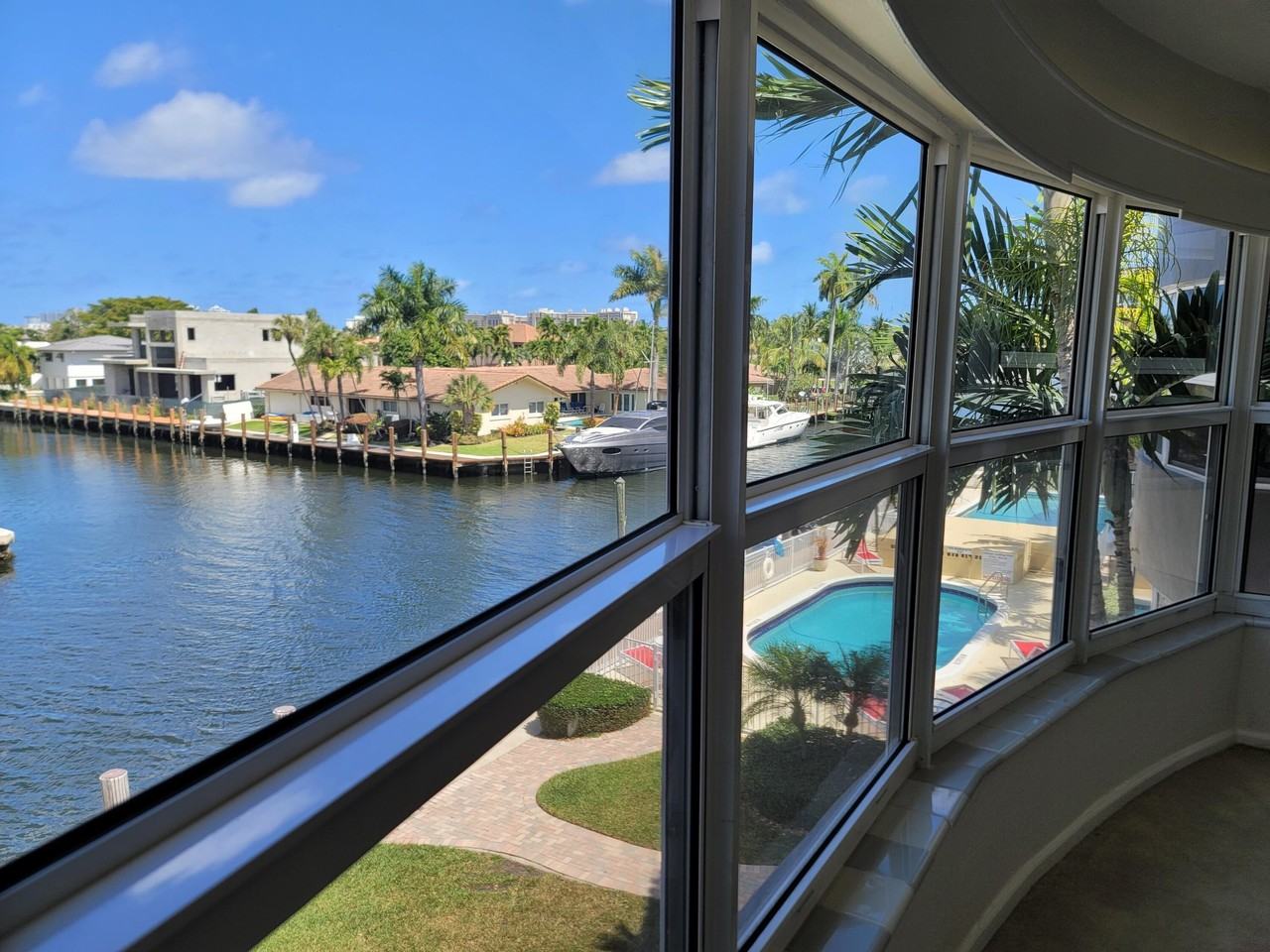 3031 Ne 51st St Apt 305w - Photo 4 of 30