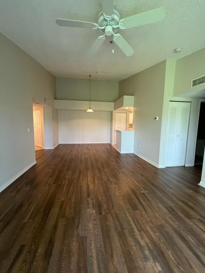 4171 N Haverhill Rd Apt 1011 - Photo 6 of 29