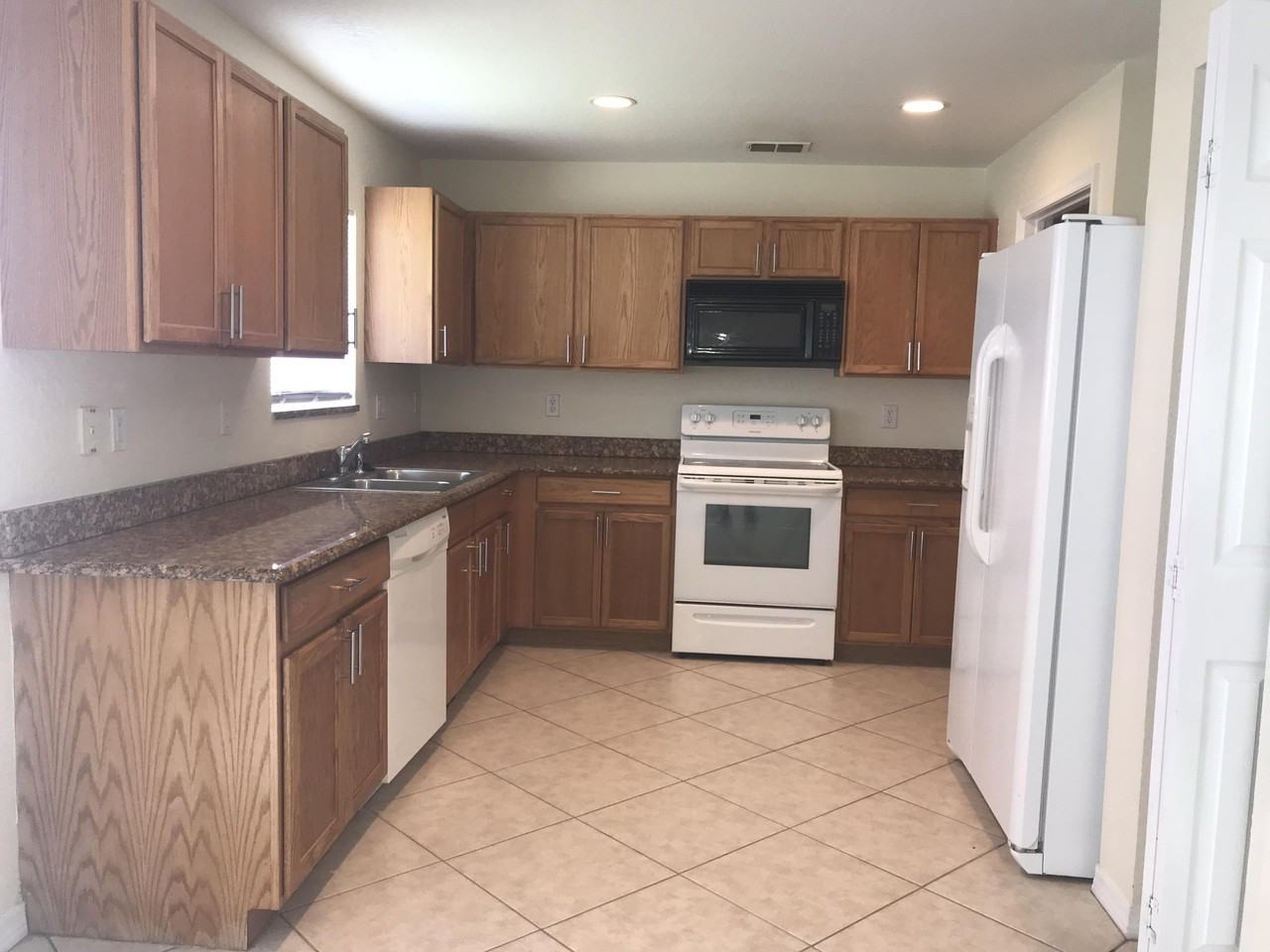 2098 Sw Newport Isles Blvd - Photo 2 of 11