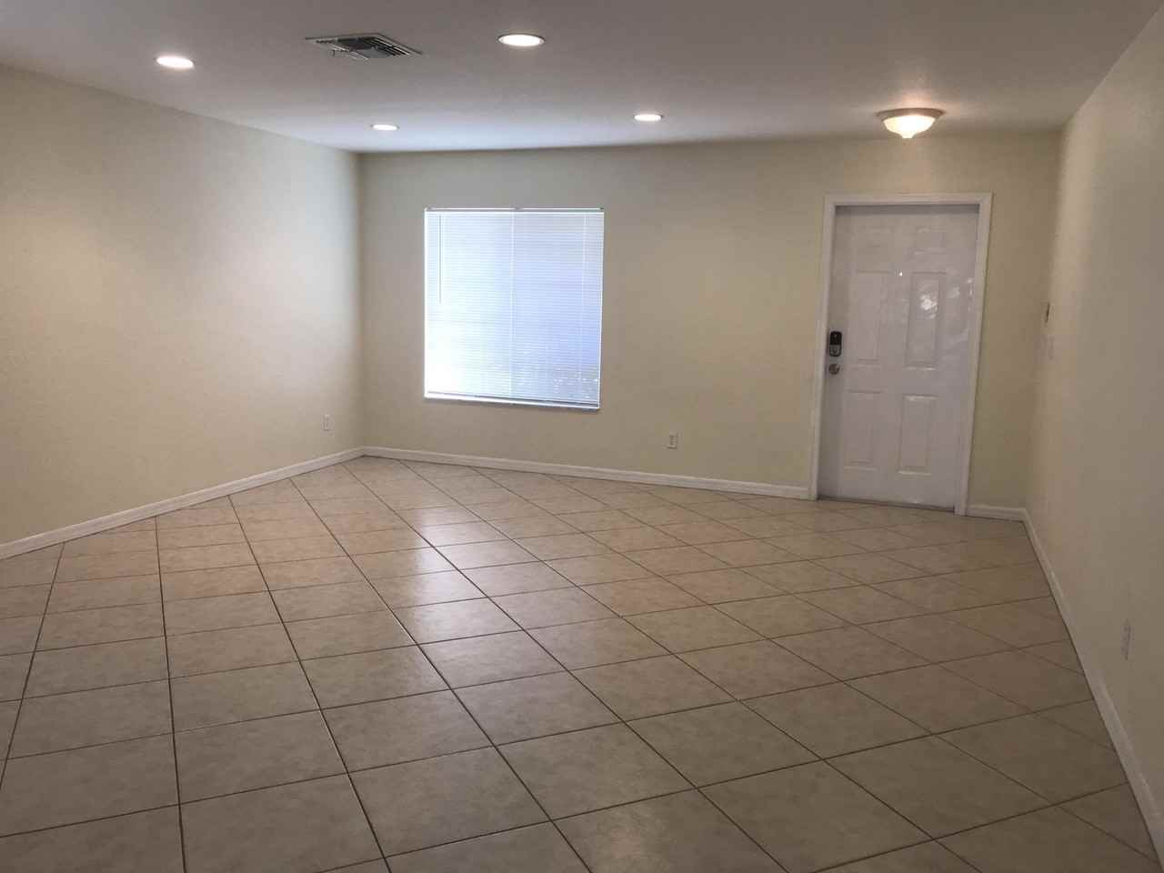 2098 Sw Newport Isles Blvd - Photo 5 of 11