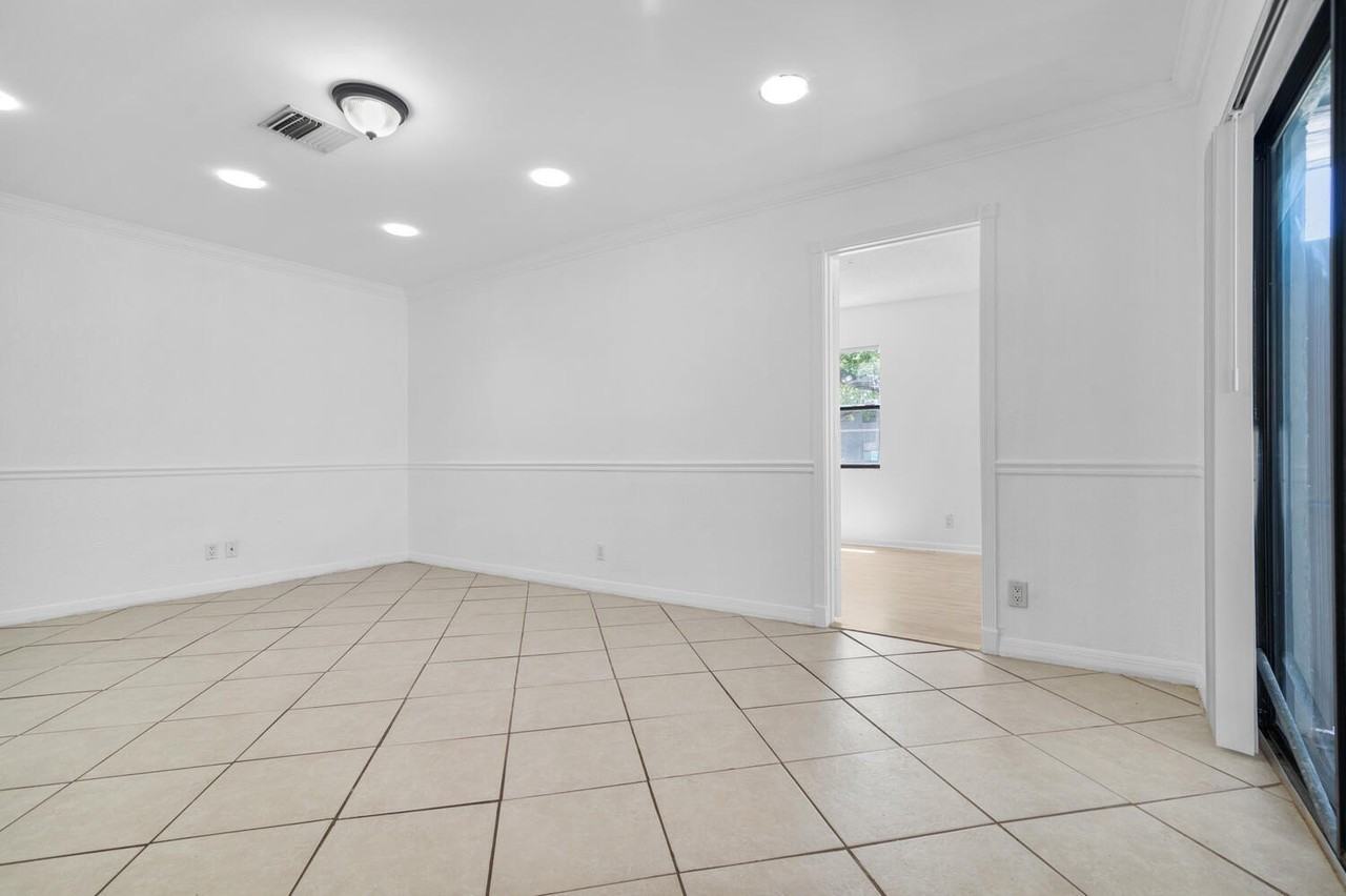 7 Crossings Cir Apt C - Photo 5 of 18