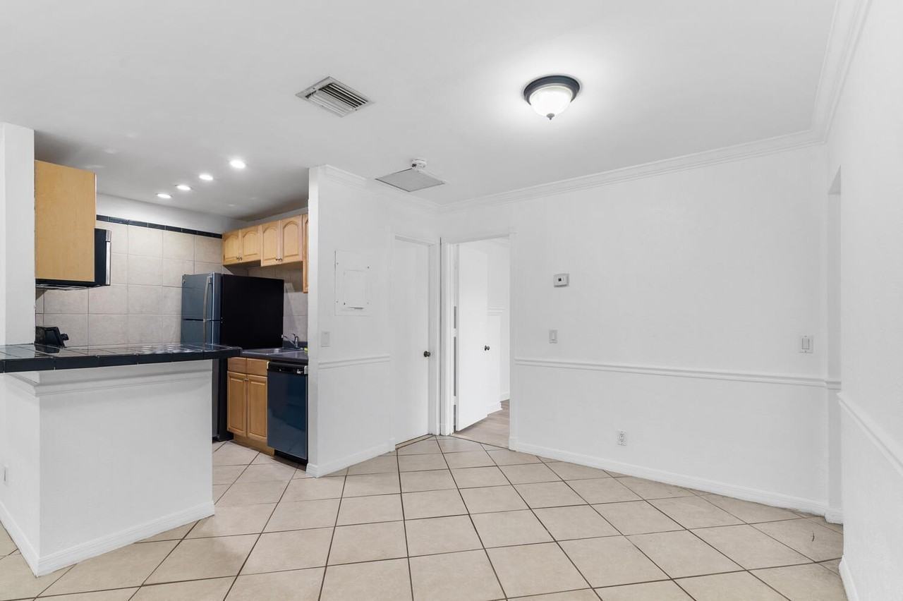 7 Crossings Cir Apt C - Photo 6 of 18