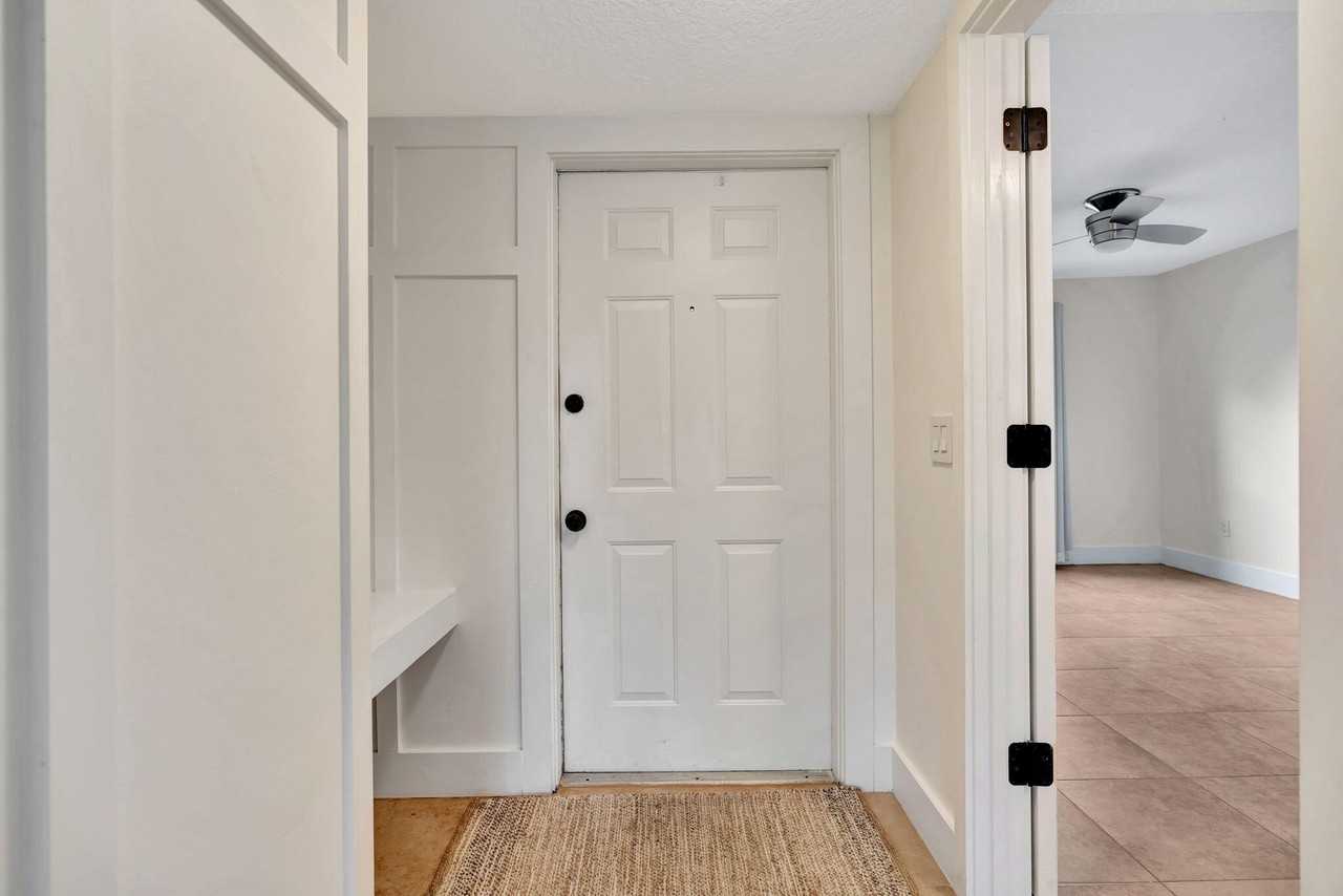 8132 Se Croft Cir Apt 1 - Photo 5 of 35