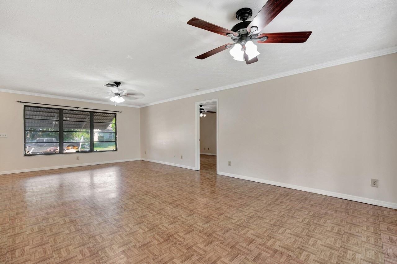 8305 Se Boxwood Ln - Photo 6 of 40