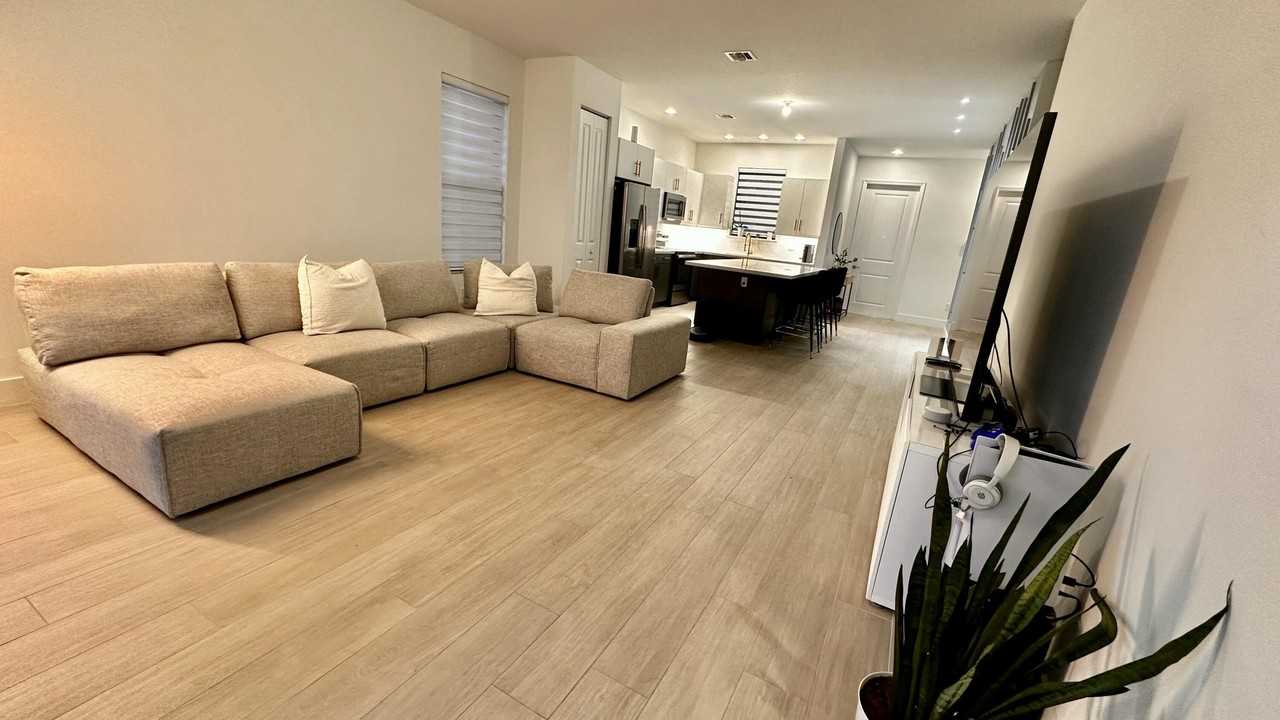 5570 Quiet Lake Pl - Photo 5 of 18