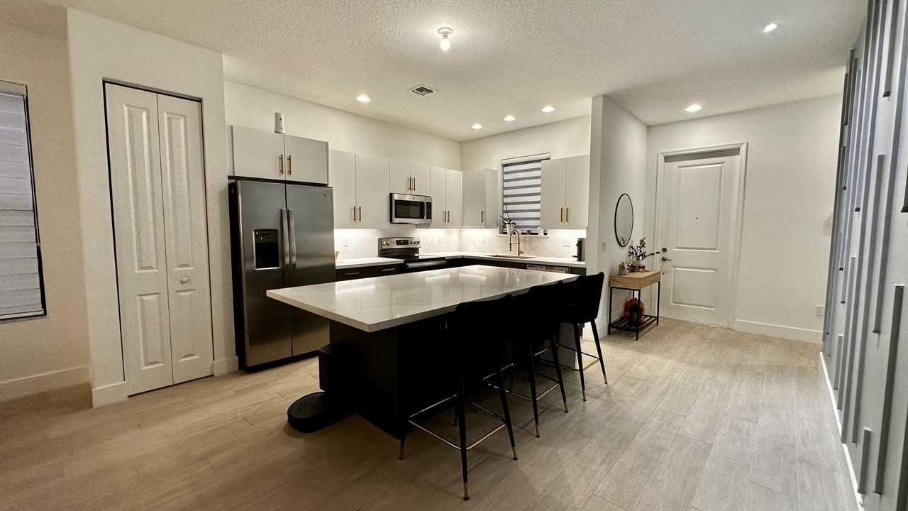 5570 Quiet Lake Pl - Photo 6 of 18