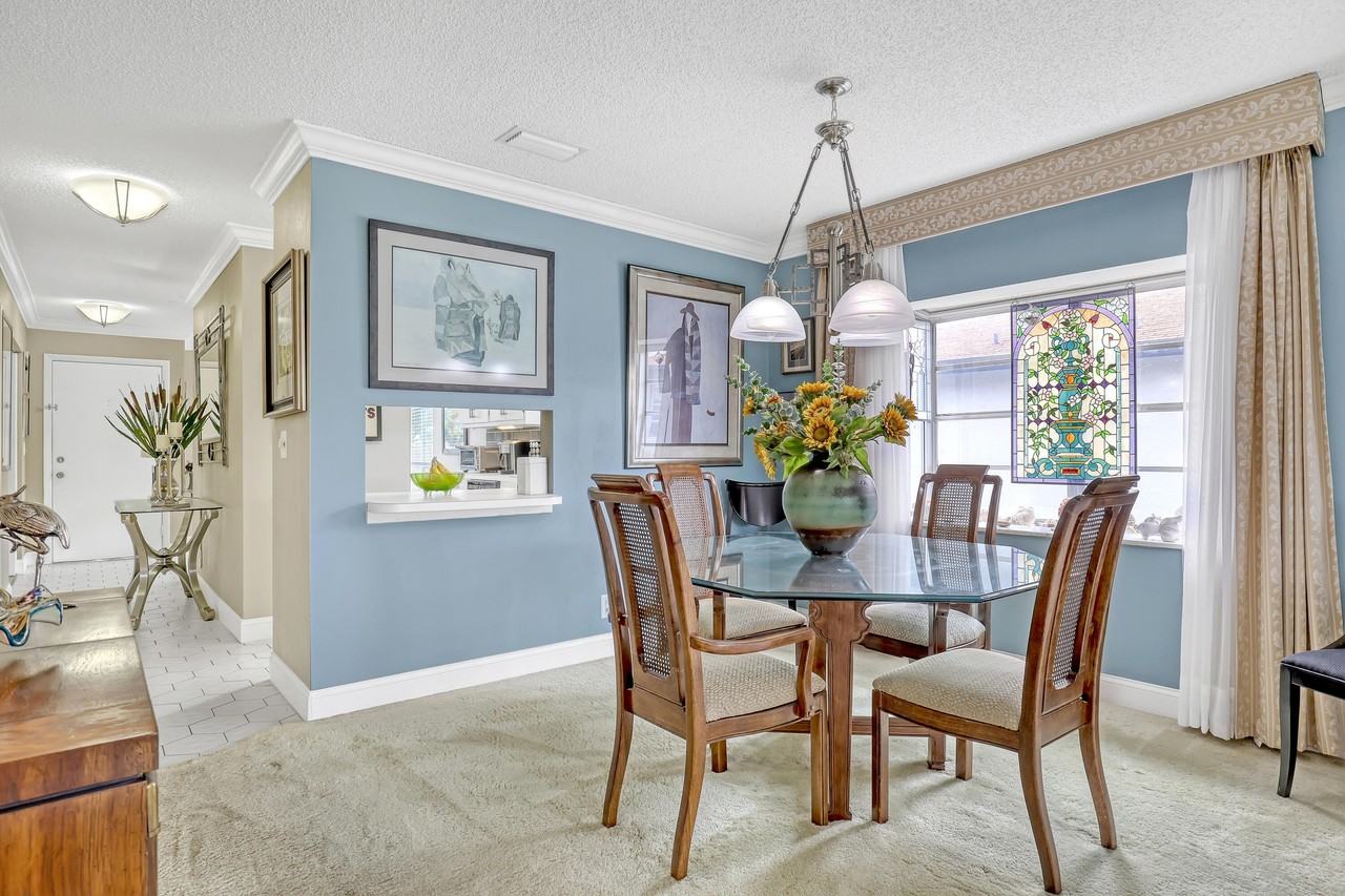 13833 Royal Palm Ct - Photo 4 of 16