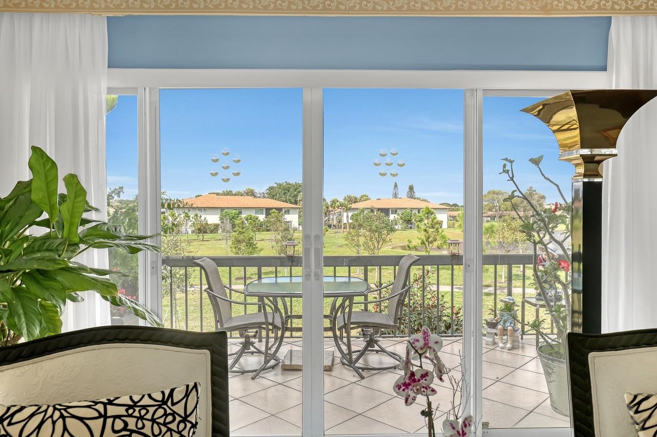 13833 Royal Palm Ct - Photo 5 of 16