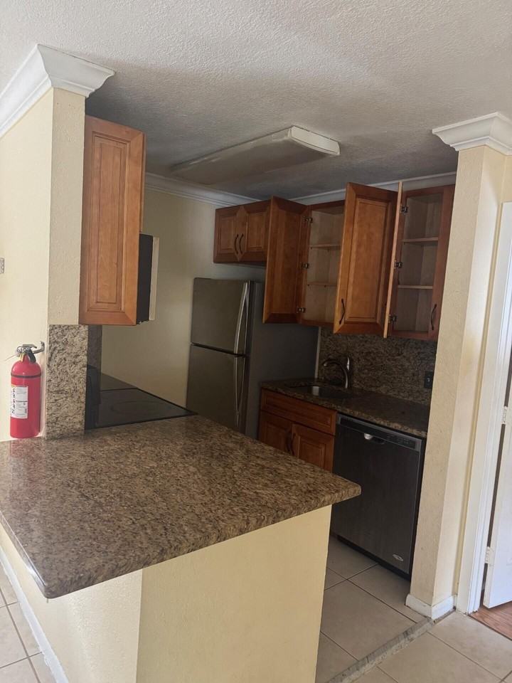 16 Crossings Cir Apt H - Photo 6 of 15