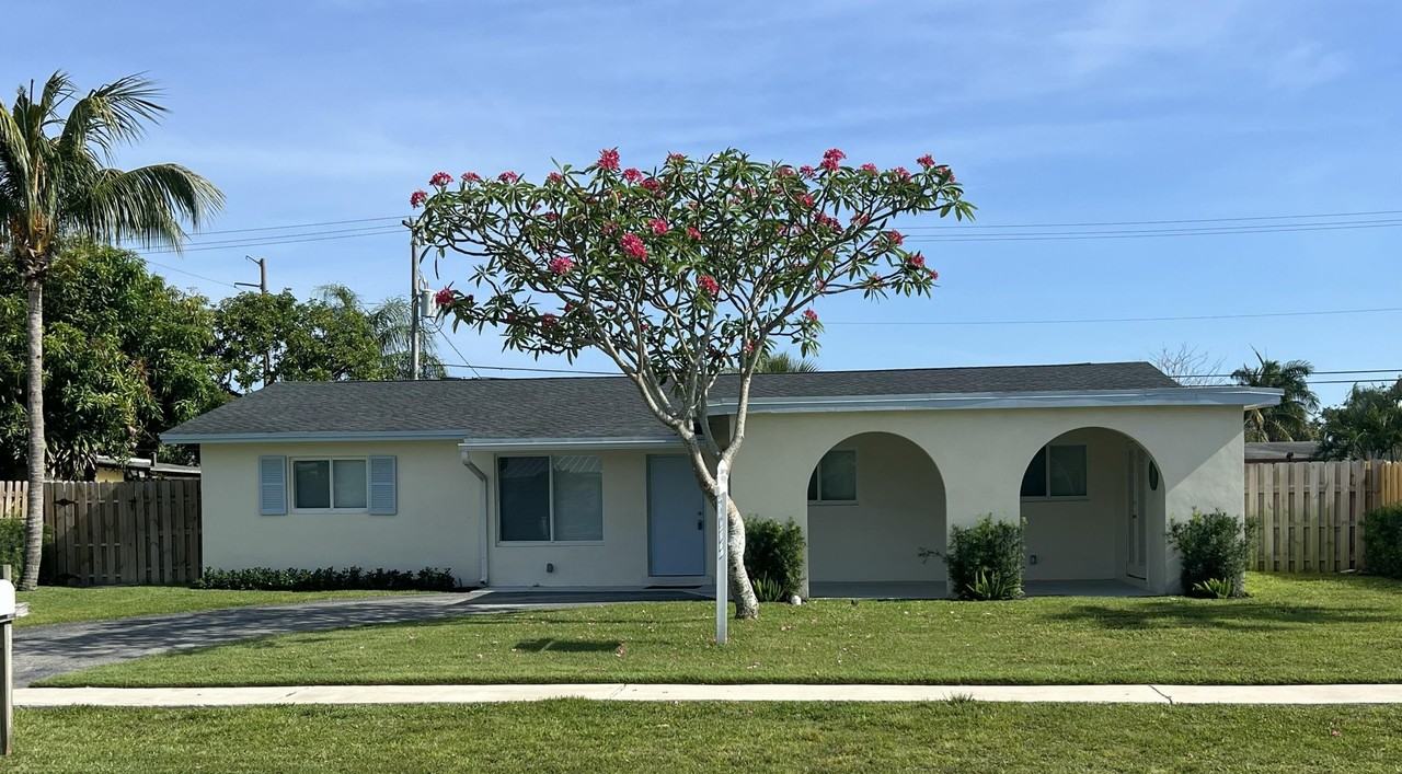 214 Sw 3rd St - Photo 3 of 50