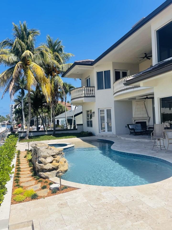 945 Cypress Dr - Photo 2 of 21