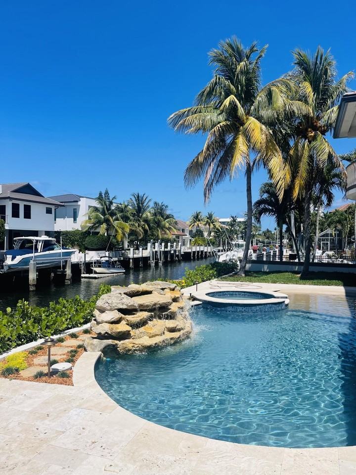 945 Cypress Dr - Photo 3 of 21