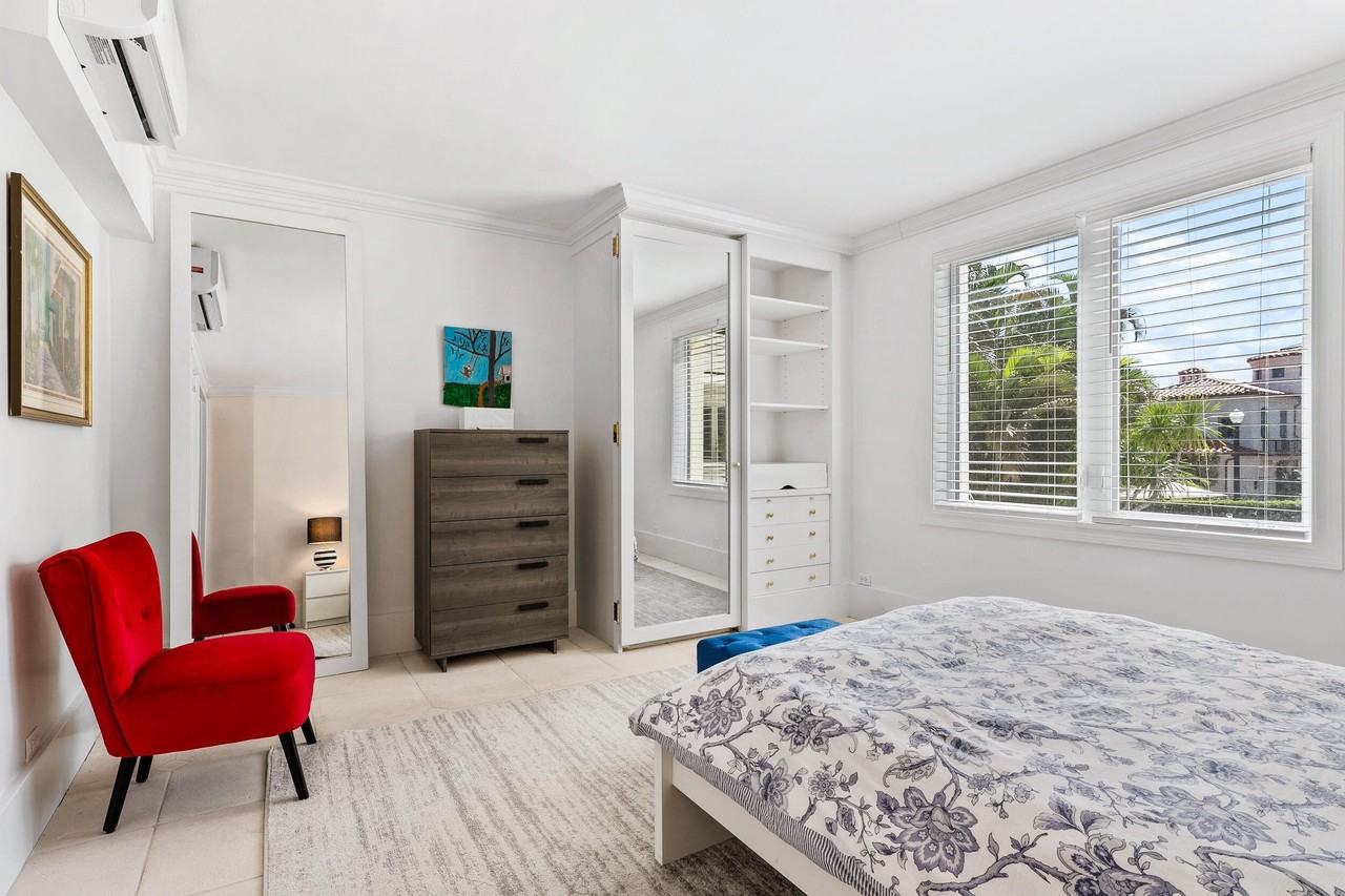 455 Worth Ave Apt 201 - Photo 5 of 19