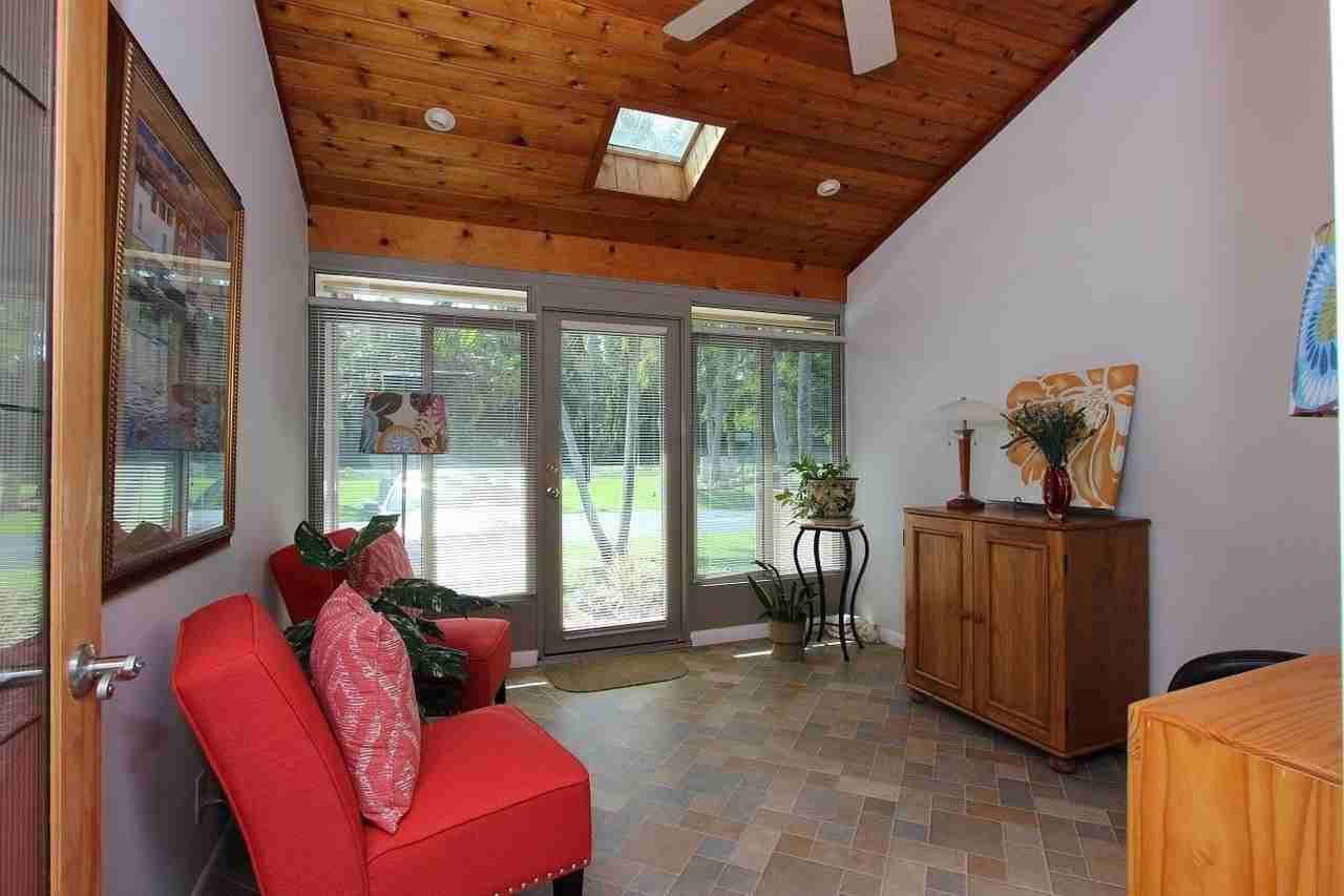 61 Mayfair Ln - Photo 3 of 15