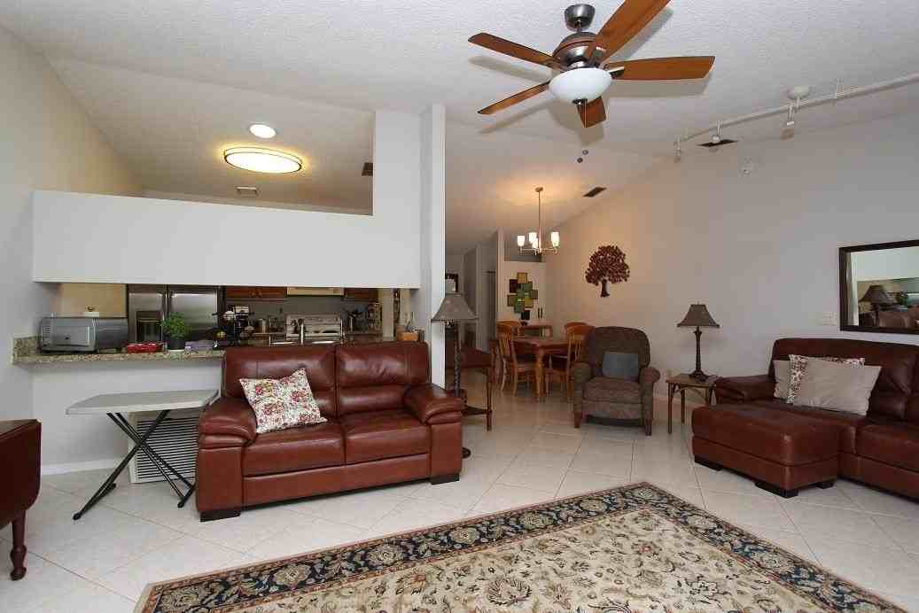 61 Mayfair Ln - Photo 6 of 15