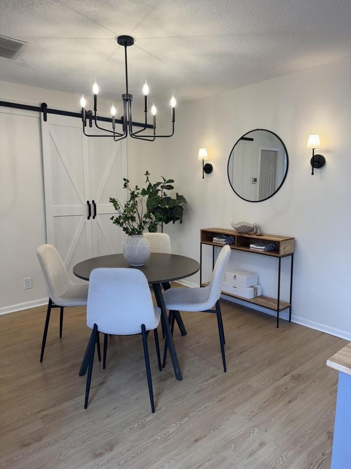 6372 Seven Springs Blvd - Photo 3 of 17