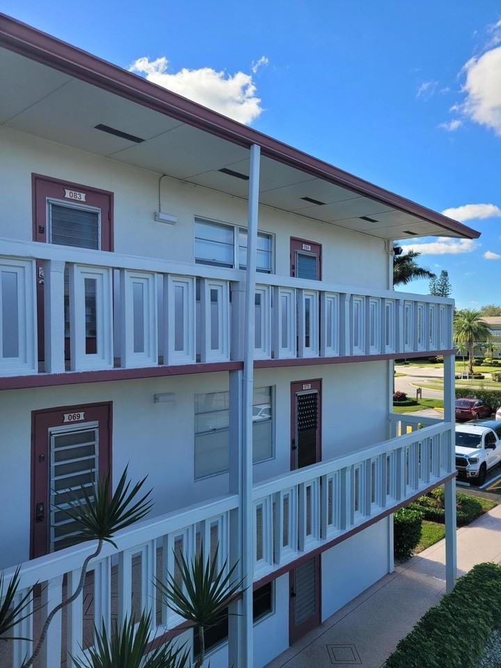 84 Fanshaw B Unit 84 - Photo 2 of 22