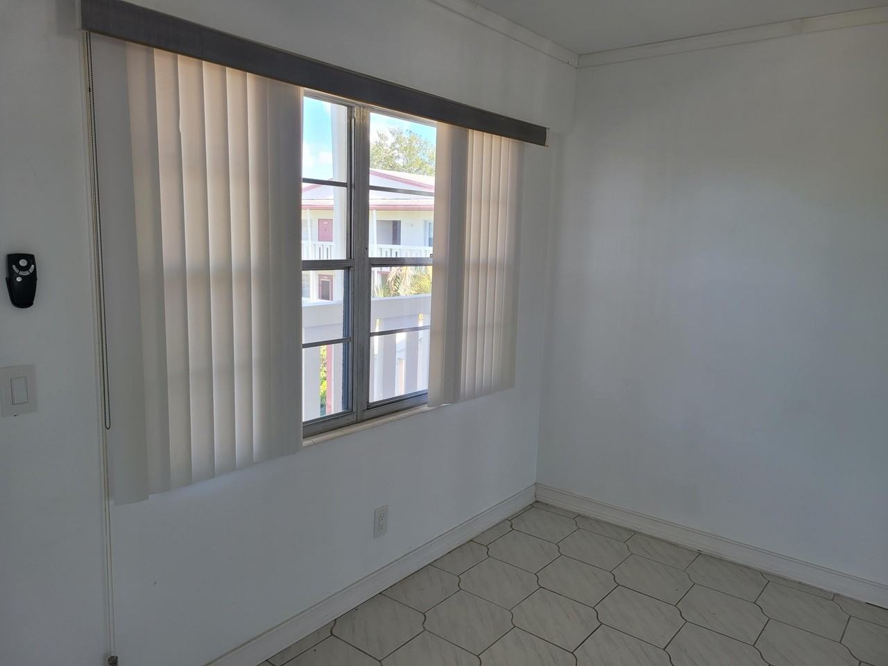 84 Fanshaw B Unit 84 - Photo 7 of 22