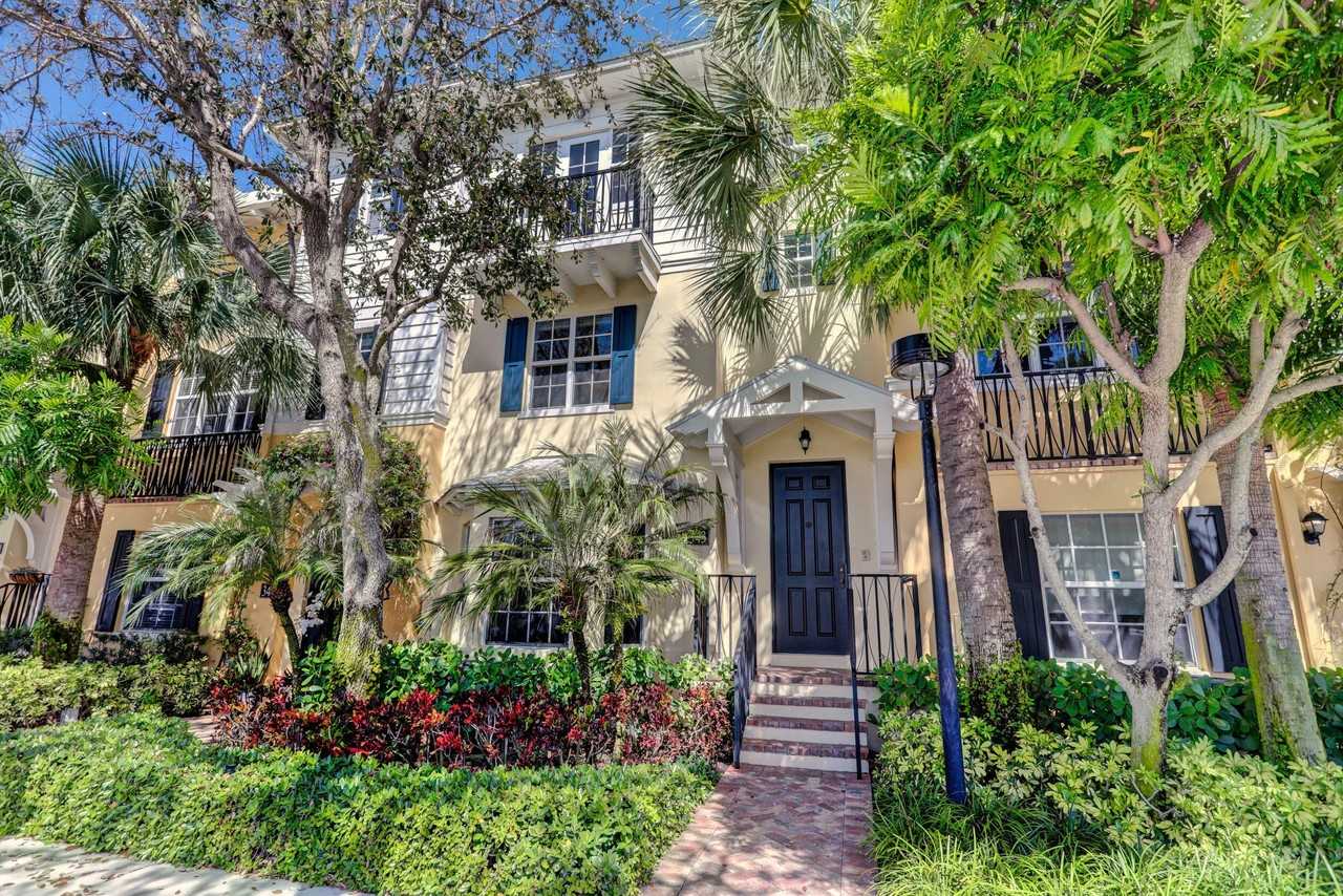 343 Flamingo Dr - Photo 4 of 50