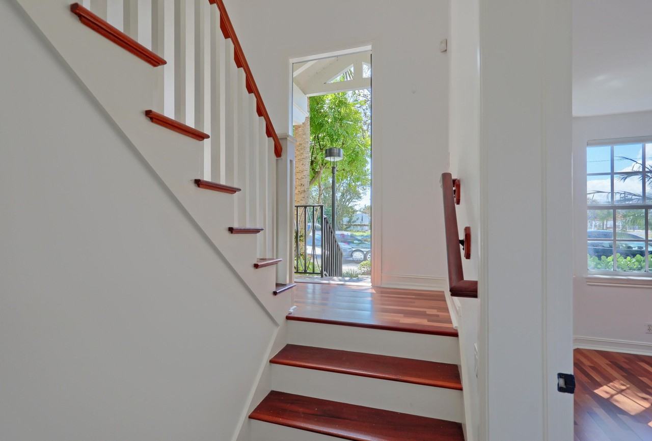 343 Flamingo Dr - Photo 7 of 50