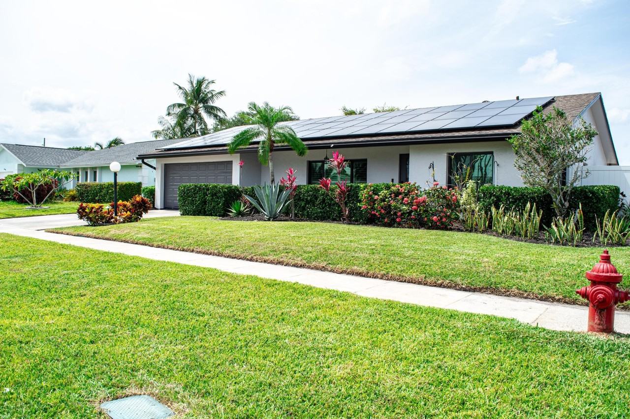 5432 Sandhurst Cir S - Photo 2 of 21