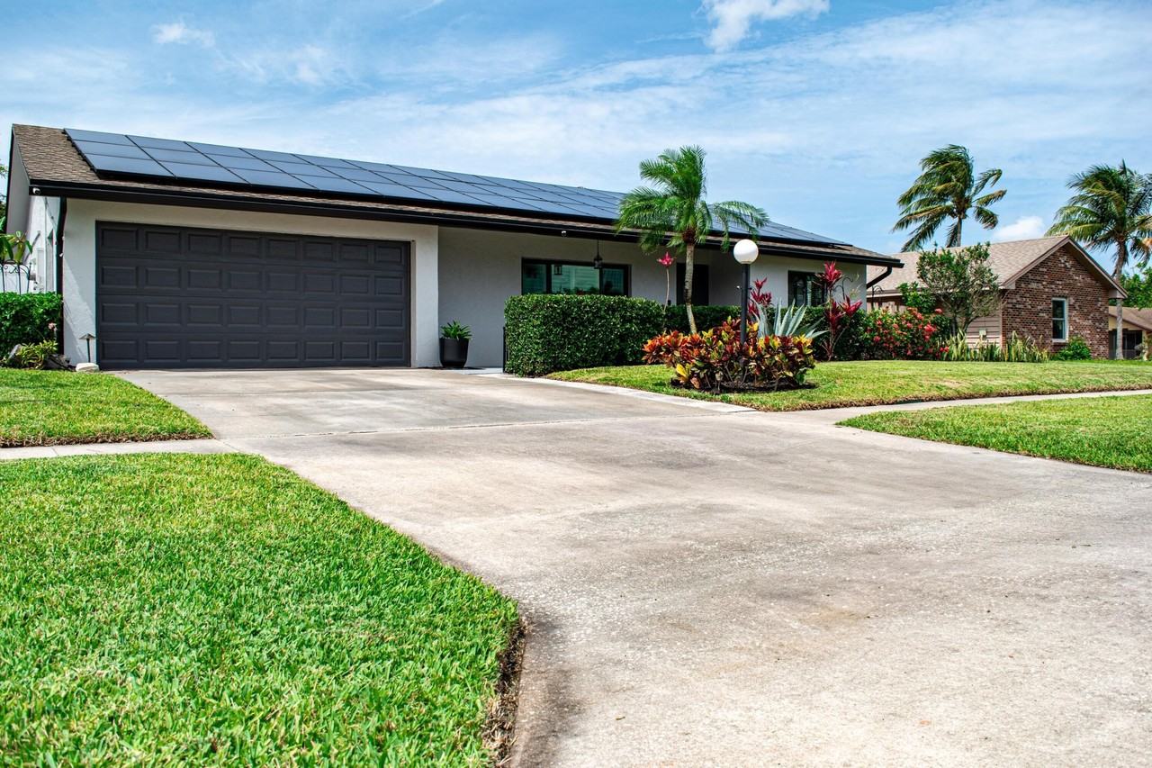 5432 Sandhurst Cir S - Photo 3 of 21