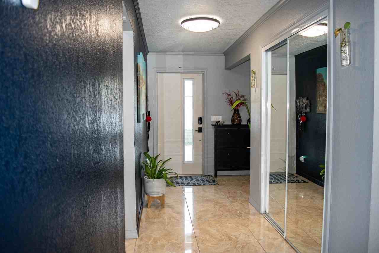 5432 Sandhurst Cir S - Photo 4 of 21