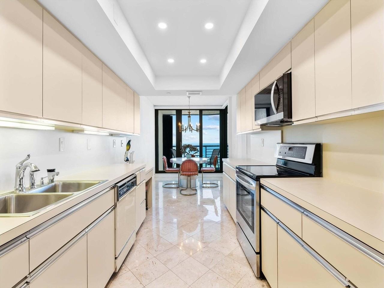 2727 S Ocean Blvd Apt 1406 - Photo 7 of 33