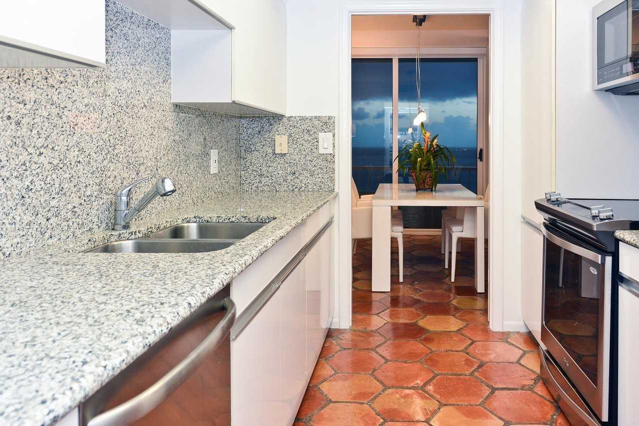 5510 N Ocean Dr Apt 21d - Photo 3 of 48