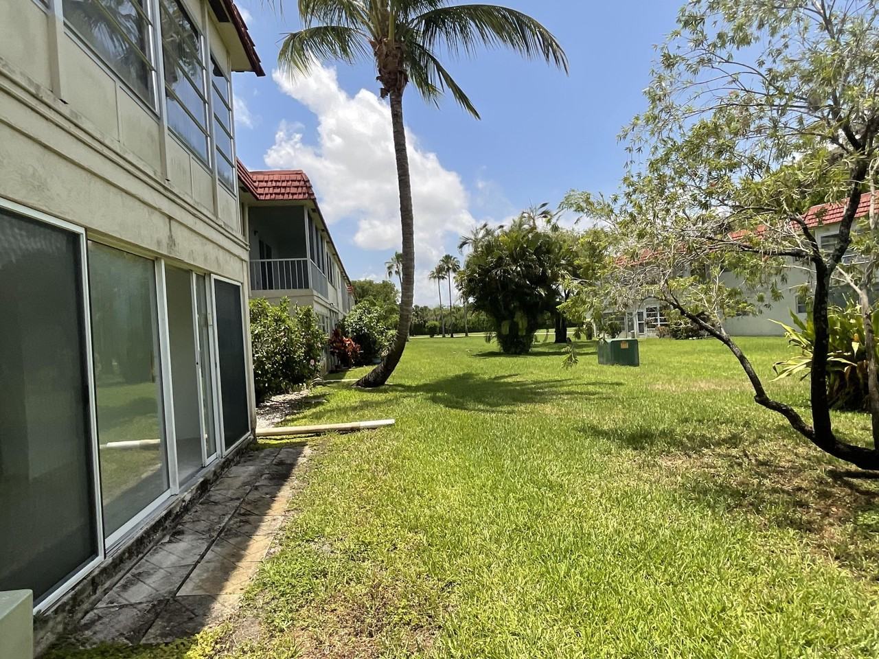 21 Abbey Ln Apt 107 - Photo 6 of 36