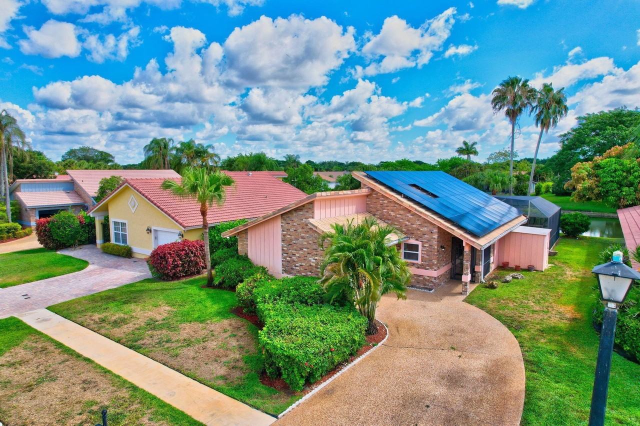 10204 Camelback Ln - Photo 3 of 50