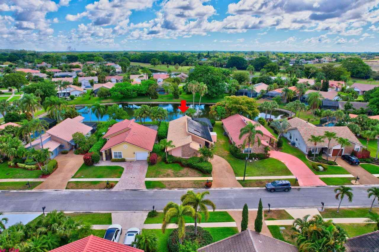 10204 Camelback Ln - Photo 6 of 50