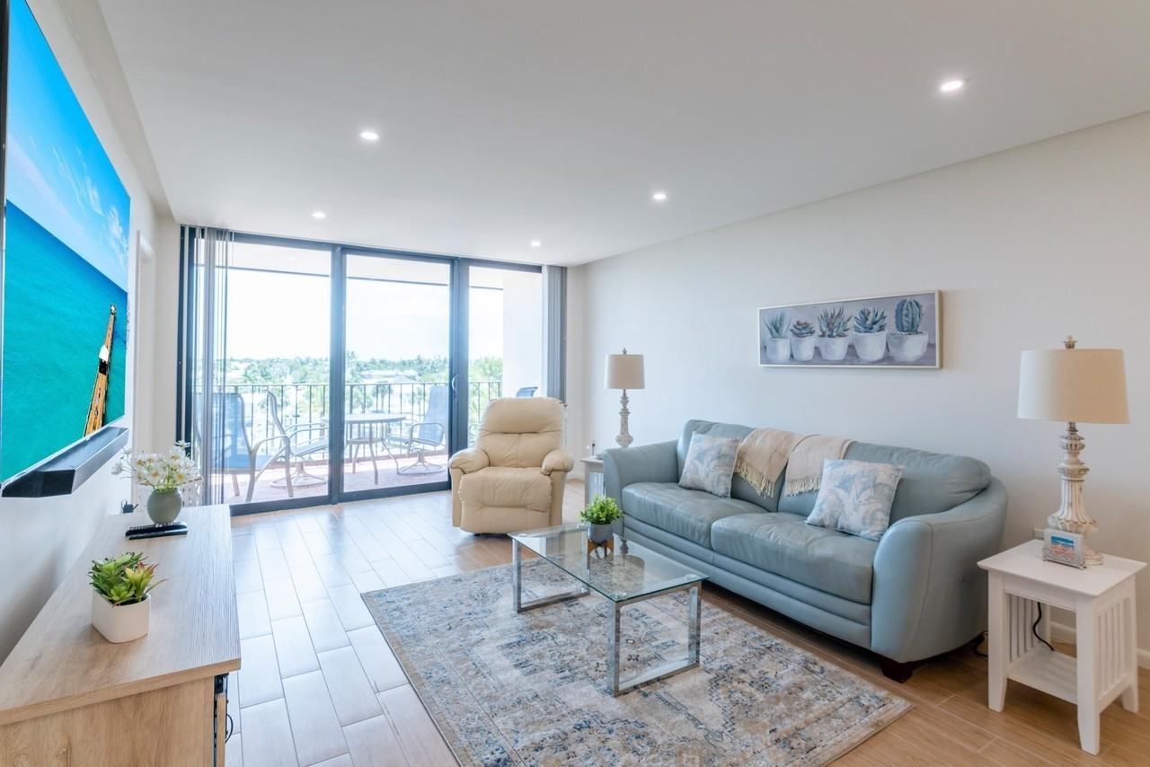 225 Beach Rd Apt 403 - Photo 4 of 32