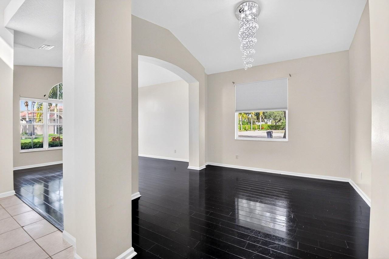 1282 Pebble Ridge Ln - Photo 7 of 50