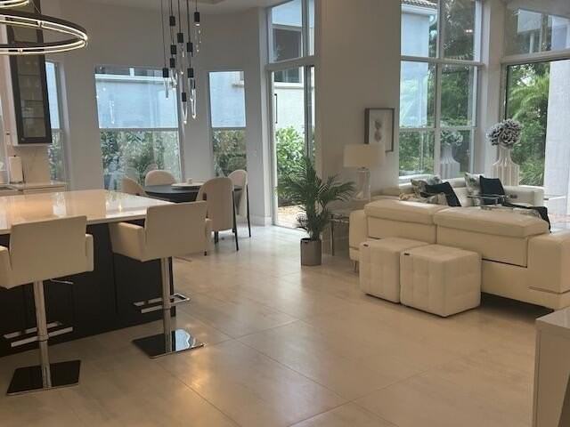 127 Sunset Cove Ln - Photo 4 of 33