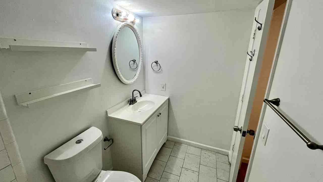 1437 Princeton Ln - Photo 7 of 19