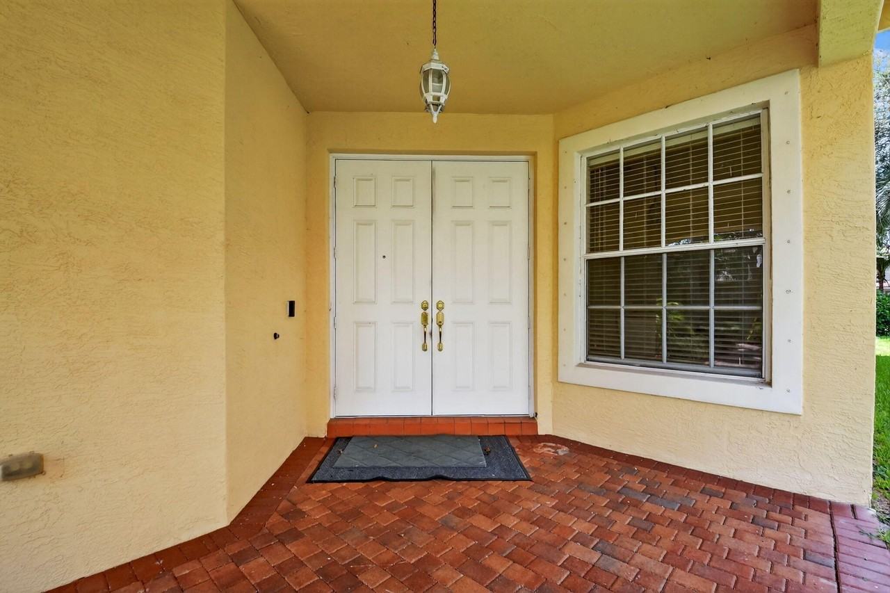 8951 Morgan Landing Way - Photo 5 of 50