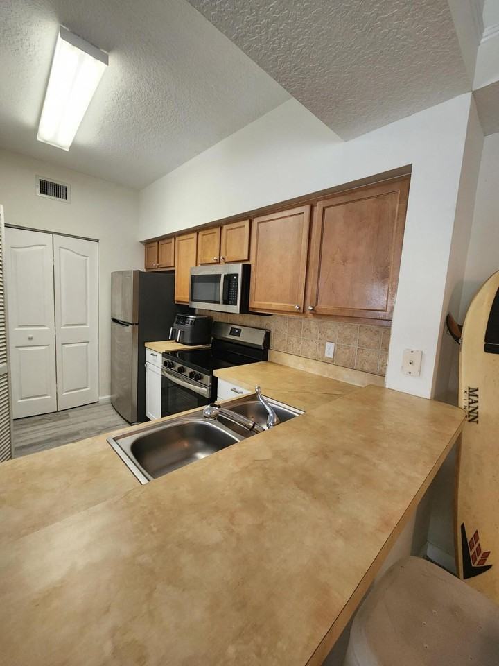 2103 Myrtlewood Cir E Unit 2103 - Photo 2 of 26