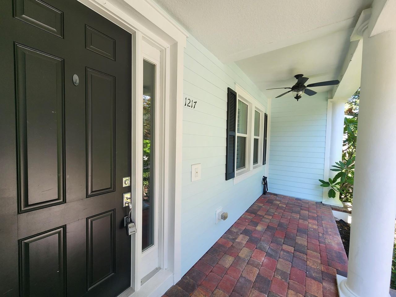 1217 Dakota Dr - Photo 2 of 25