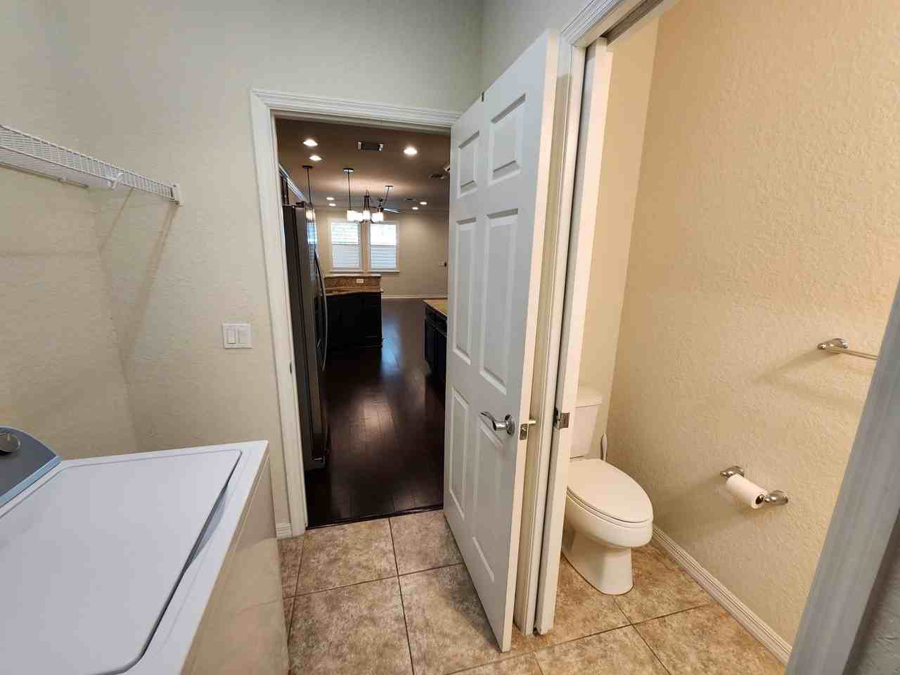 1217 Dakota Dr - Photo 4 of 25