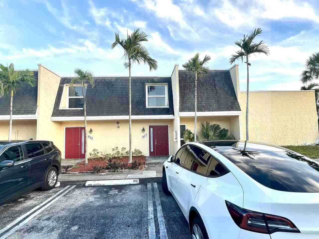 512 Sw 1st St - Photo 2 of 12