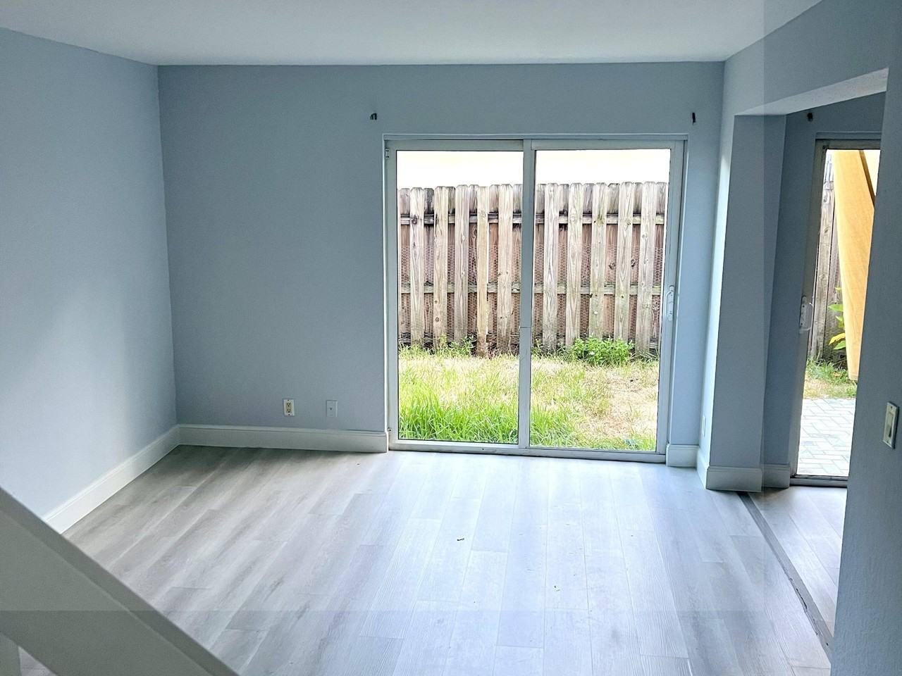 512 Sw 1st St - Photo 7 of 12