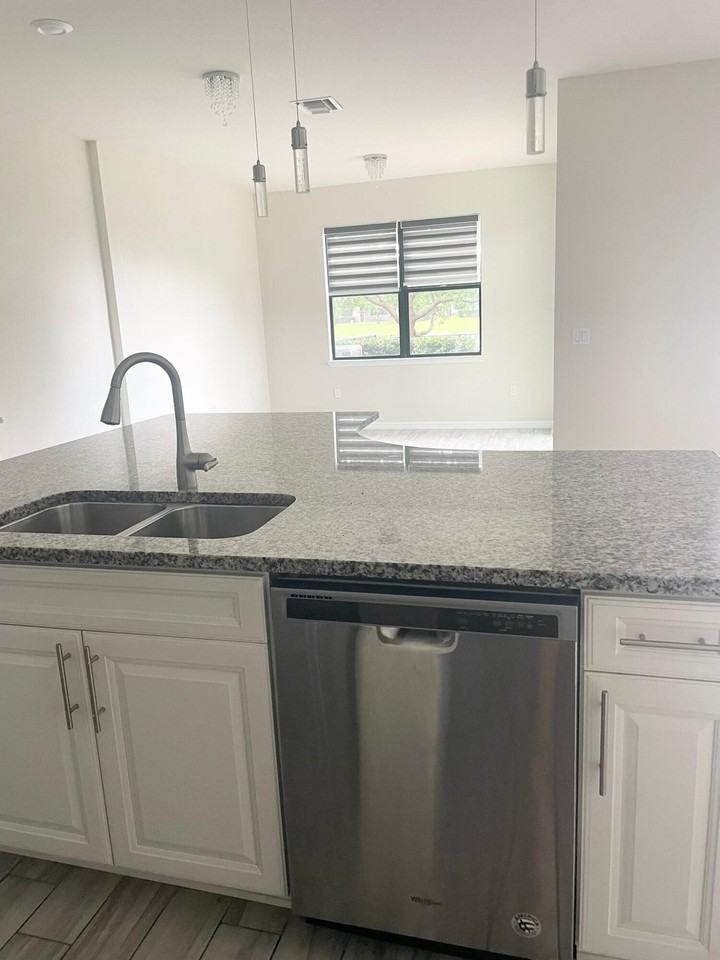 4516 Eventing St - Photo 3 of 20