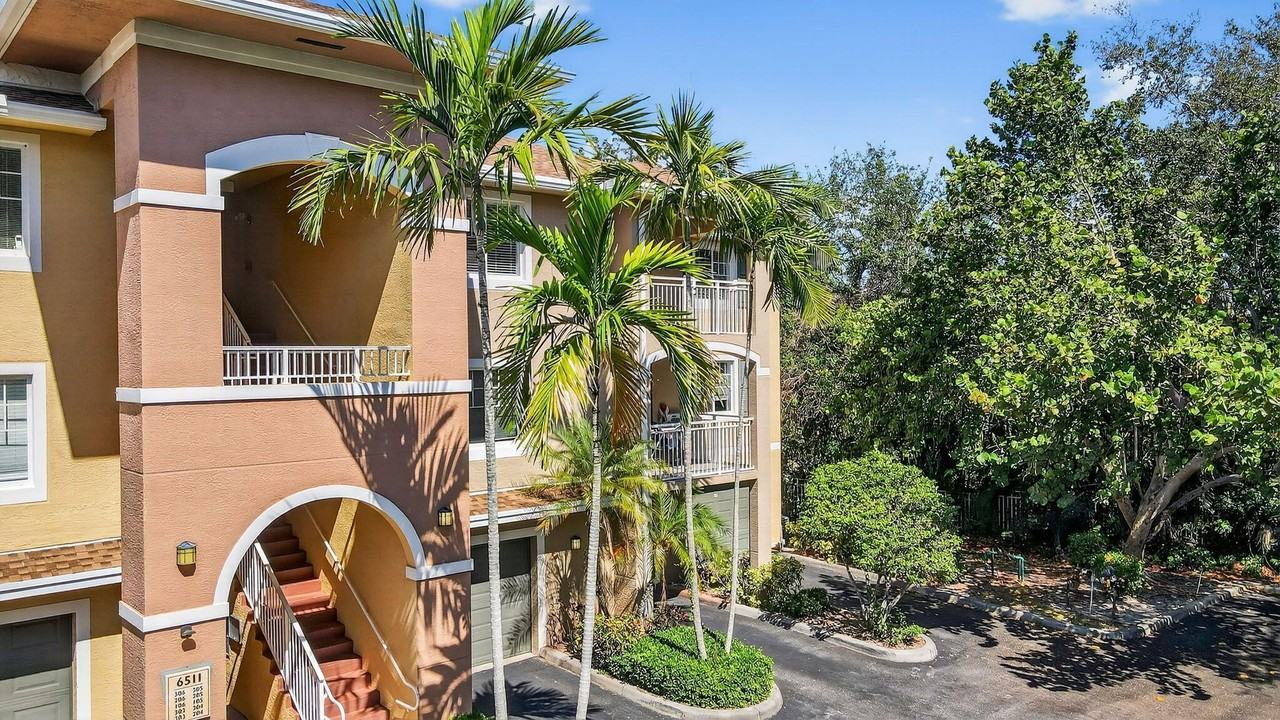 6511 Emerald Dunes Dr Apt 304 - Photo 2 of 50