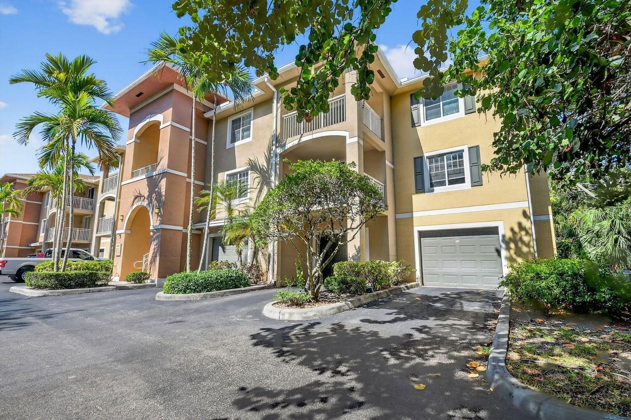 6511 Emerald Dunes Dr Apt 304 - Photo 4 of 50