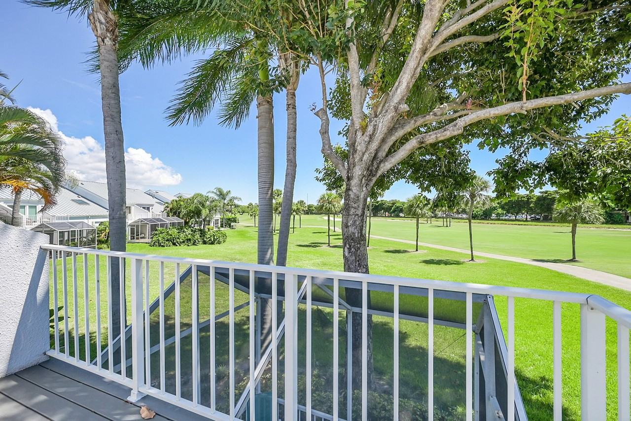 17094 Boca Club Blvd Apt 4 - Photo 6 of 45