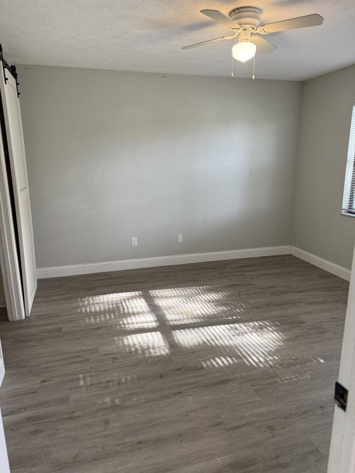 1931 Sw Beekman St - Photo 7 of 11