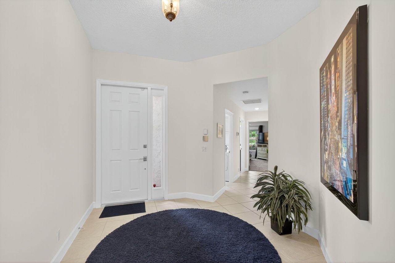 902 Augusta Pointe Dr - Photo 2 of 50